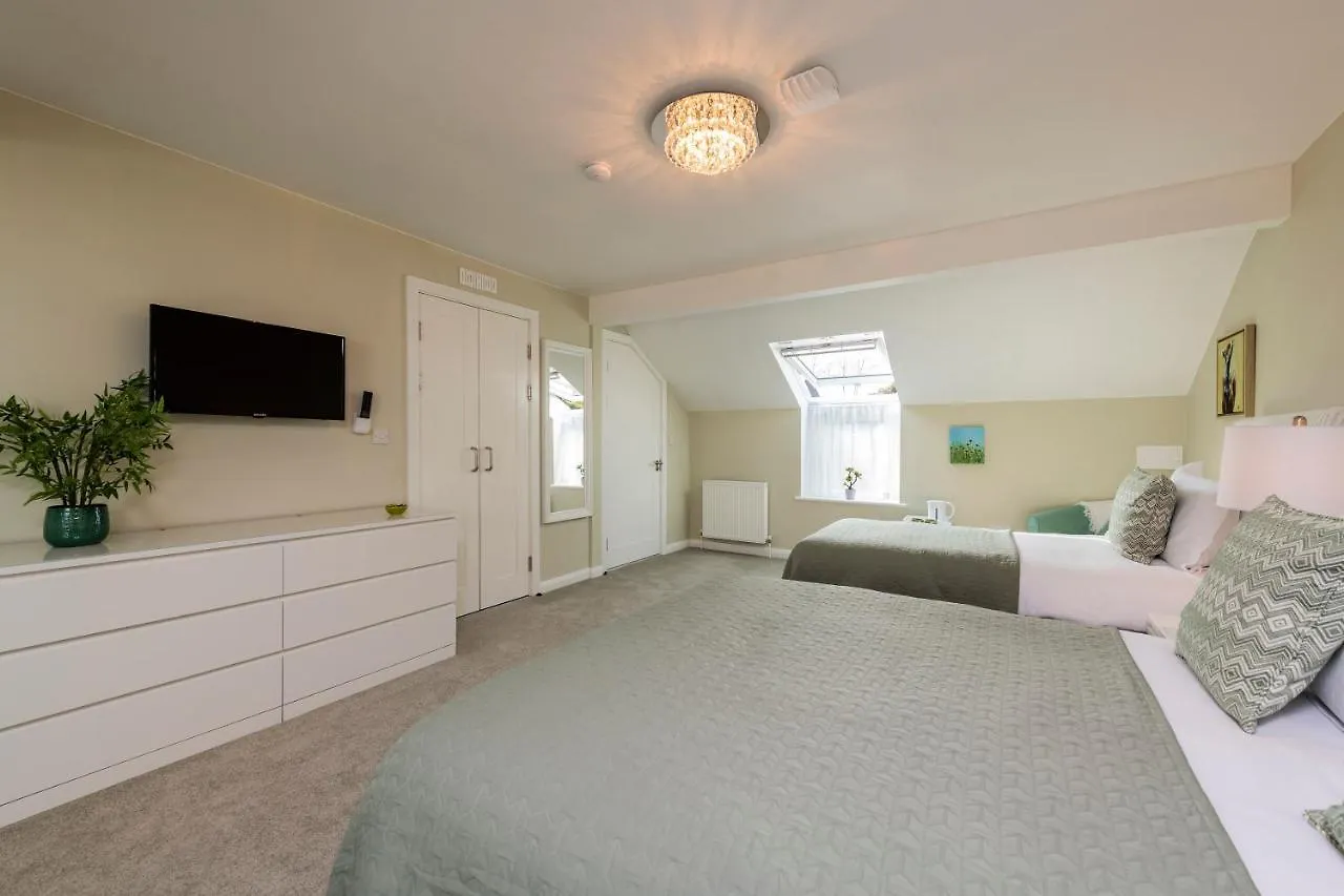 Mount Barker Hotel Swords 0*,  Ireland