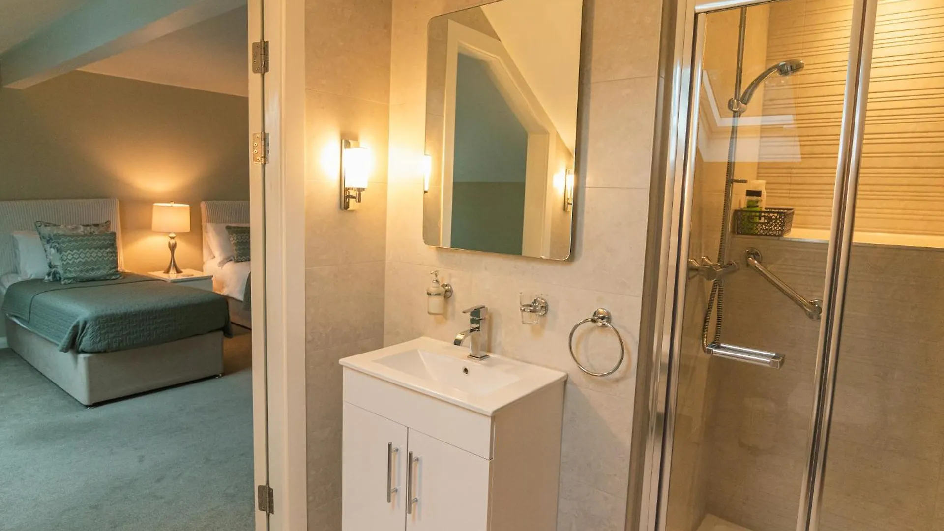 Mount Barker Hotel Swords 0*,  Ireland